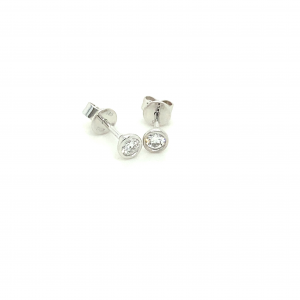 Ronde oorstekers 14 karaat witgoud met 0.20 ct. diamant